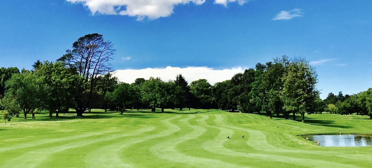 Wanderers Golf Club, parkland fairway and water